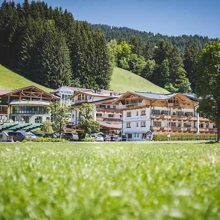 Hotel Elisabeth, 4 Sterne Superior Кирхберг ин Тирол Екстериор снимка