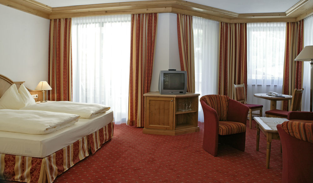Hotel Elisabeth, 4 Sterne Superior Кирхберг ин Тирол Екстериор снимка