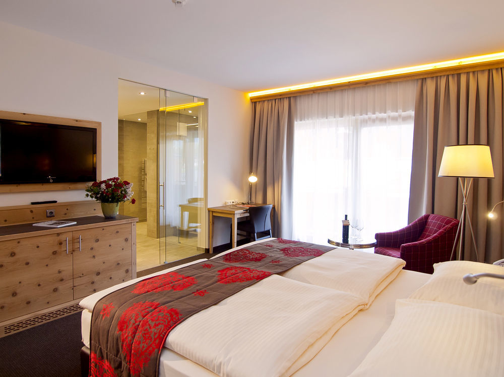 Hotel Elisabeth, 4 Sterne Superior Кирхберг ин Тирол Екстериор снимка