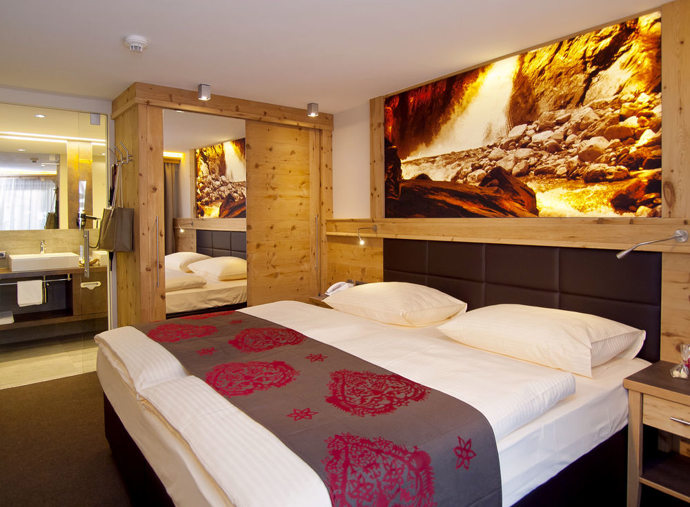 Hotel Elisabeth, 4 Sterne Superior Кирхберг ин Тирол Екстериор снимка